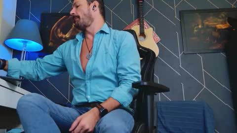 Aaron online show from 09-21-25, 04:03