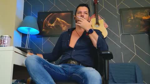 Aaron online show from 09-22-25, 04:47