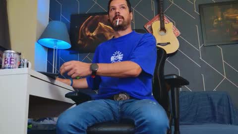 Aaron online show from 09-30-25, 02:16