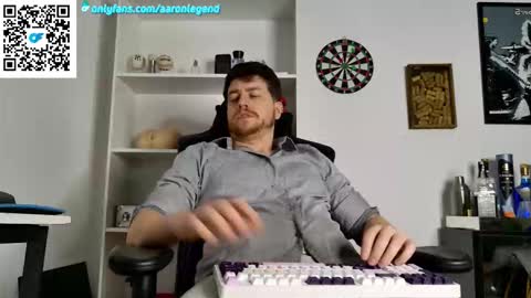 Aaron  online show from 11-05-25, 09:15