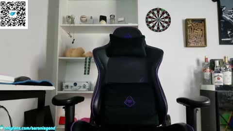 Snapshot of aaronlegend chatting on 04-08-26, 05:07 Aaron online show from 04-08-26, 05:07