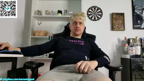 Snapshot of aaronlegend chatting on 04-10-26, 05:12 Aaron online show from 04-10-26, 05:12