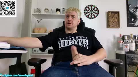 Snapshot of aaronlegend chatting on 04-11-26, 06:45 Aaron online show from 04-11-26, 06:45