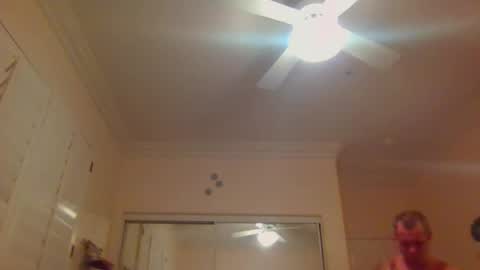 Snapshot of aaronprezent chatting on 10-29-25, 08:49 aaronprezent online show from 10-29-25, 08:49