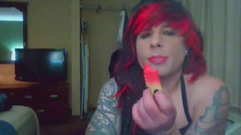 Snapshot of aaronprezent chatting on 11-04-25, 10:25 aaronprezent online show from 11-04-25, 10:25