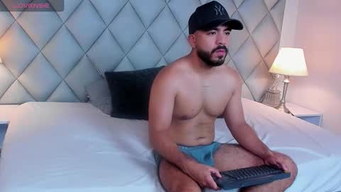 Aaron Vegaa online show from 01-15-26, 04:44