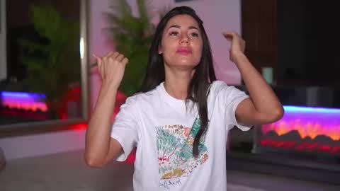 Snapshot of abbela_white chatting on 05-20-26, 06:30 Alexa online show from 05-20-26, 06:30