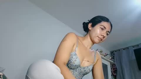 Abbi mooncb online show from 01-20-25, 01:32