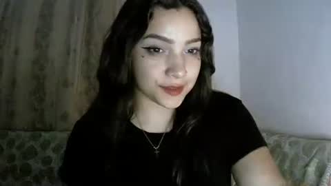 Snapshot of abbie_23 chatting on 12-22-25, 07:05 Abbie cute online show from 12-22-25, 07:05