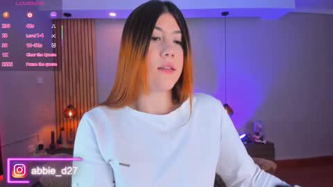 Abbie Edmond  online show from 10-25-25, 04:20