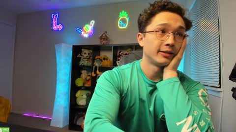 Snapshot of abbuddy920236 chatting on 12-21-24, 05:14 buddy online show from 12-21-24, 05:14