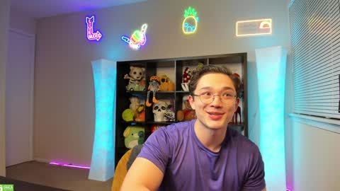 Snapshot of abbuddy920236 chatting on 01-07-25, 05:12 buddy online show from 01-07-25, 05:12