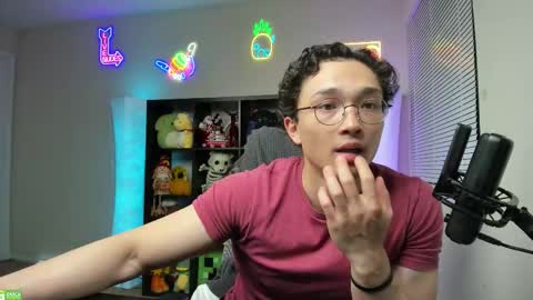 Snapshot of abbuddy920236 chatting on 10-30-25, 03:19 buddy online show from 10-30-25, 03:19