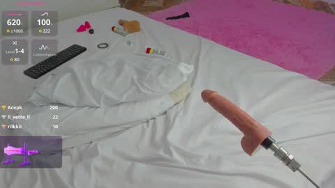 Snapshot of abby_anderson_ chatting on 02-01-25, 10:44   .   .   online show from 02-01-25, 10:44