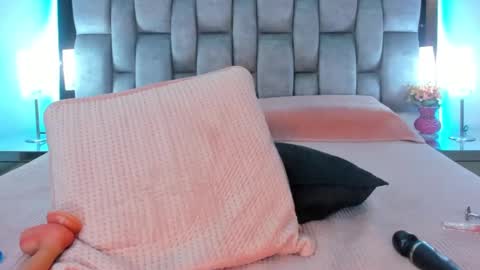 abby_blue01 online show from 02-25-25, 05:52