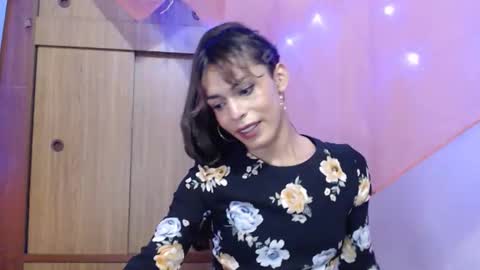 Snapshot of abby_foxxy chatting on 12-31-24, 05:11 Violet online show from 12-31-24, 05:11