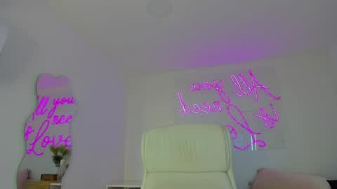 Snapshot of abby_me chatting on 12-06-24, 11:54 A B B Y online show from 12-06-24, 11:54