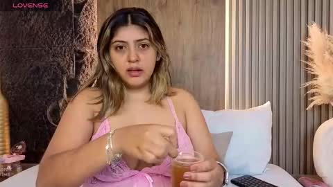 Snapshot of abby_millerr_ chatting on 11-06-25, 12:28 Abbygail online show from 11-06-25, 12:28