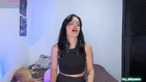 Snapshot of abby_saenz01 chatting on 09-12-25, 07:36 Abby Saenz online show from 09-12-25, 07:36