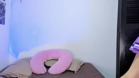 Snapshot of abby_saenz01 chatting on 10-30-25, 10:32 Abby Saenz online show from 10-30-25, 10:32