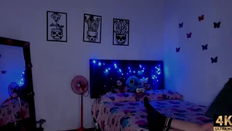 Snapshot of abby_sexygirl1 chatting on 12-23-24, 04:12 Abby online show from 12-23-24, 04:12