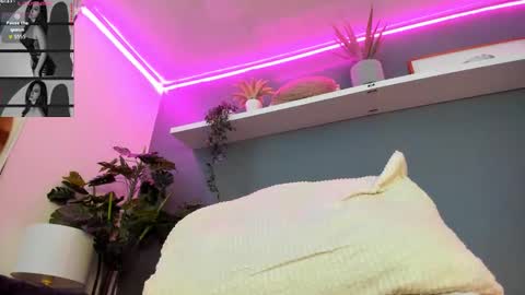 Snapshot of abby_stonee_ chatting on 11-29-25, 11:02 Abby online show from 11-29-25, 11:02