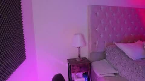 Snapshot of abbyandchris1 chatting on 05-30-26, 11:13 START TRANSMISSION ---- AM COLOMBIA TIME online show from 05-30-26, 11:13