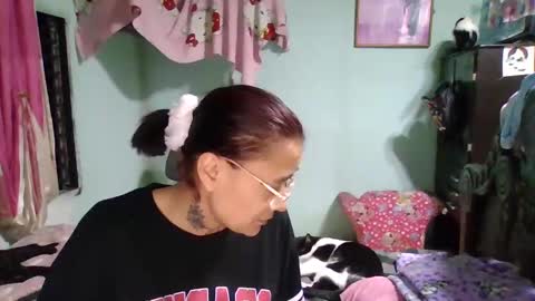 Snapshot of abbyasher chatting on 12-17-24, 12:45 Abby online show from 12-17-24, 12:45