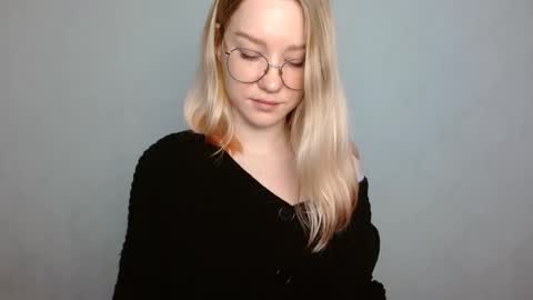 Snapshot of abbymoore__ chatting on 02-10-25, 11:25 Abby Lovense is active online show from 02-10-25, 11:25