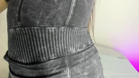 Snapshot of abbyquinn__ chatting on 02-19-25, 03:39 Abby online show from 02-19-25, 03:39