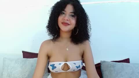 Snapshot of abbystorme chatting on 10-21-25, 07:47 abbystorme online show from 10-21-25, 07:47