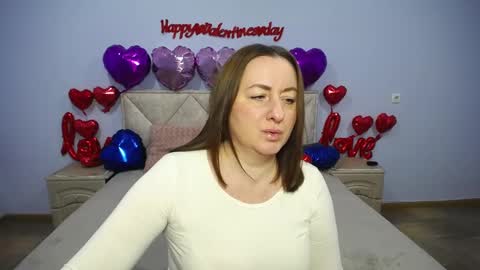 abbytaylorr online show from 02-13-25, 07:24