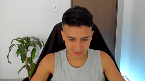 Independence model AbelAsburgo online show from 10-08-25, 02:04