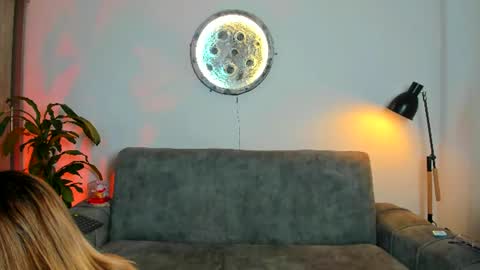 Snapshot of abellaconnor chatting on 07-08-26, 01:15 Abella and Kendra online show from 07-08-26, 01:15