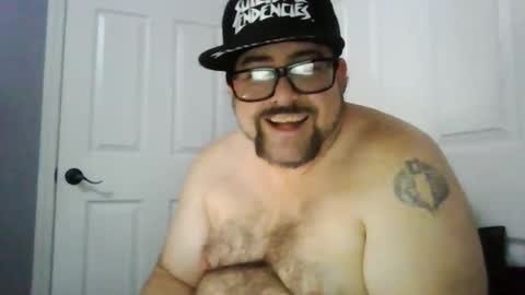 Snapshot of abennett76 chatting on 05-18-26, 04:07 AJ online show from 05-18-26, 04:07