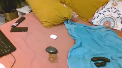 Snapshot of abhi_cam chatting on 01-06-25, 01:31 Naked Gentleman online show from 01-06-25, 01:31