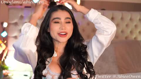 Snapshot of abie_owen chatting on 01-04-25, 12:05 abie_owen online show from 01-04-25, 12:05