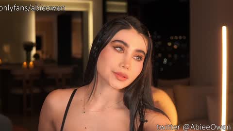 Snapshot of abie_owen chatting on 11-22-25, 11:37 abie_owen online show from 11-22-25, 11:37