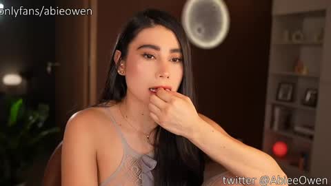 abie_owen online show from 05-12-26, 11:46