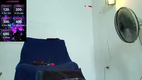 Snapshot of abigail_curvy chatting on 11-07-25, 02:17 Abigail online show from 11-07-25, 02:17