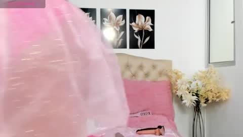 Snapshot of abigail_f00x chatting on 06-26-26, 12:53 Abigail online show from 06-26-26, 12:53