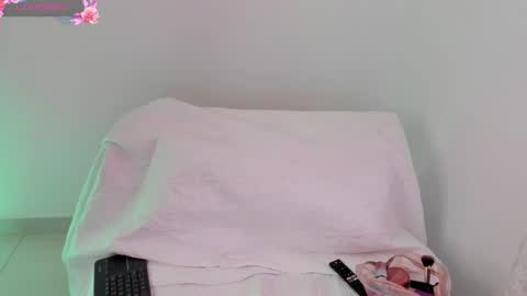 Snapshot of abigail_luna_ chatting on 12-04-24, 06:28 abi online show from 12-04-24, 06:28