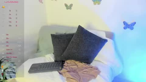 Snapshot of abigail_luna_ chatting on 01-18-25, 12:57 abi online show from 01-18-25, 12:57