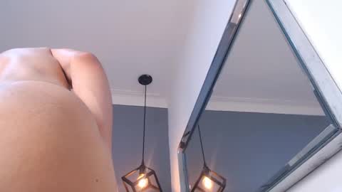 Snapshot of abigailwilliams_ chatting on 03-10-25, 11:21 Abigail online show from 03-10-25, 11:21