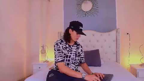 Snapshot of abravanel_sefardi chatting on 06-18-26, 10:58 Abrovanel online show from 06-18-26, 10:58