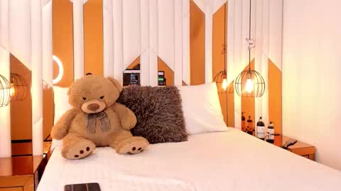 abril_cooper11 online show from 12-02-25, 08:26