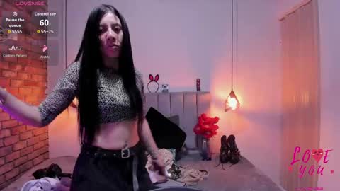 Snapshot of abril_fox__ chatting on 04-18-26, 07:58 Abril Fox online show from 04-18-26, 07:58