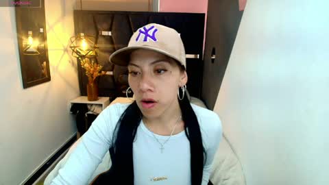 Snapshot of abril_fox__ chatting on 05-07-26, 08:47 Abril Fox online show from 05-07-26, 08:47