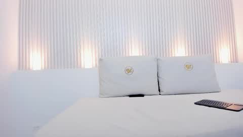 abril  online show from 11-19-25, 11:43