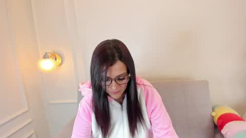 Abril jones online show from 02-07-25, 04:27